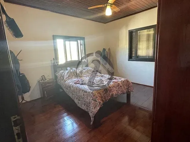 Casa com 100m² 6 quartos e 3 banheiros, à venda, no bairro Canabarro em Teutônia