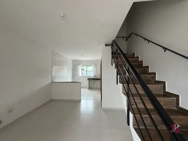 Casa 2 quartos e 2 banheiros, para alugar, no bairro Praia dos Sonhos em Itanhaém