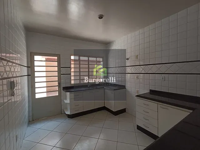 Casa 3 quartos e 2 banheiros, à venda, no bairro Jardim Fabiana em Lavras