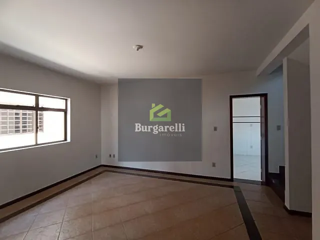 Casa 3 quartos e 2 banheiros, à venda, no bairro Jardim Fabiana em Lavras