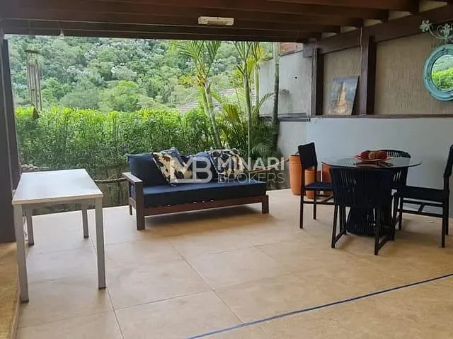 Casa 4 quartos e 5 banheiros, para alugar, no bairro Alphaville em Santana de Parnaíba