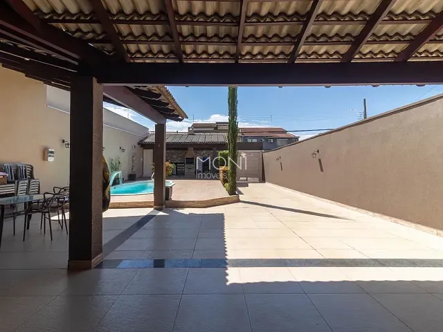 Casa com 450m² 4 quartos e 3 banheiros, à venda, no bairro Setor Habitacional Vicente Pires em Brasília