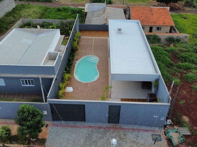 Casa com 320m², à venda, no bairro Jardim das Torres em Cambé