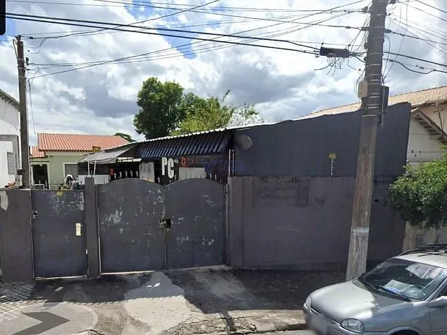 Casa com 400m² 2 quartos e 2 banheiros, à venda, no bairro Vila Maria em São José dos Campos