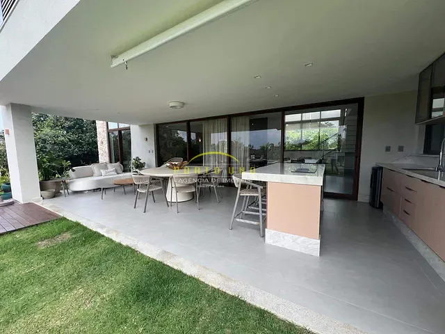 Casa com 700m² 5 quartos e 7 banheiros, à venda, no bairro Praia do Forte em Praia do Forte