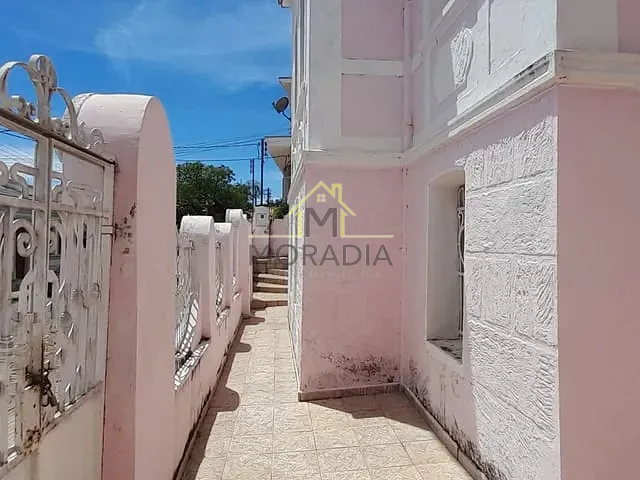 Casa com 754m² 6 quartos e 4 banheiros, à venda, no bairro Centro em Guaxupé