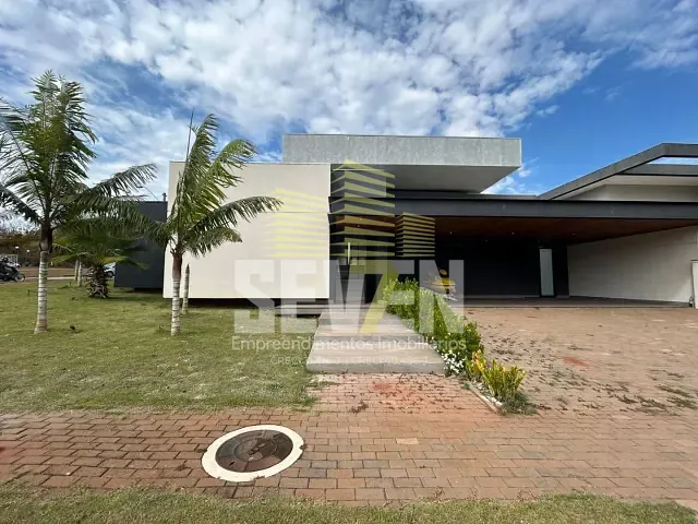 Casa com 800m² 4 quartos e 6 banheiros, à venda, no bairro Jardim Shangri-Lá em Bauru