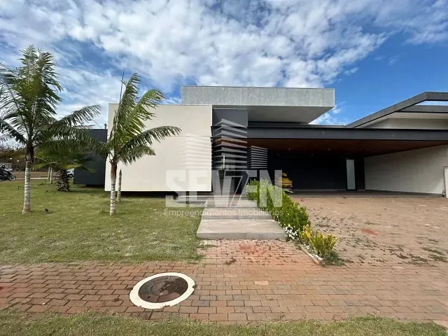 Casa com 800m² 4 quartos e 6 banheiros, à venda, no bairro Jardim Shangri-Lá em Bauru