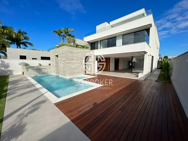 Casa com 622m² 5 quartos e 8 banheiros, à venda, no bairro Barra da Tijuca em Rio de Janeiro