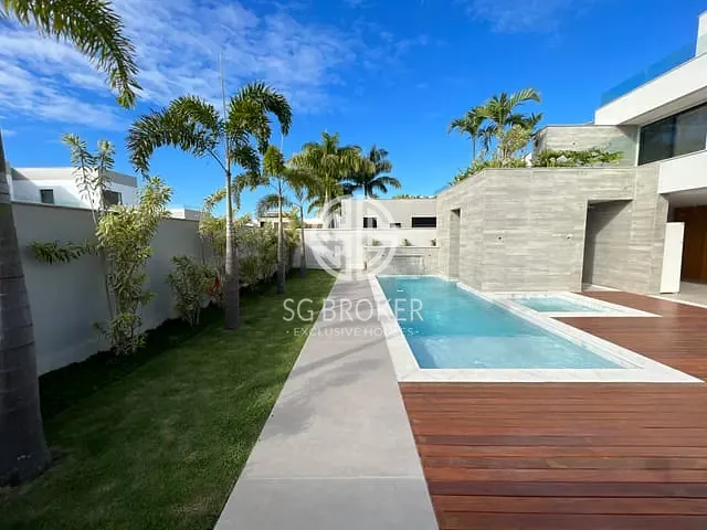 Casa com 622m² 5 quartos e 8 banheiros, à venda, no bairro Barra da Tijuca em Rio de Janeiro