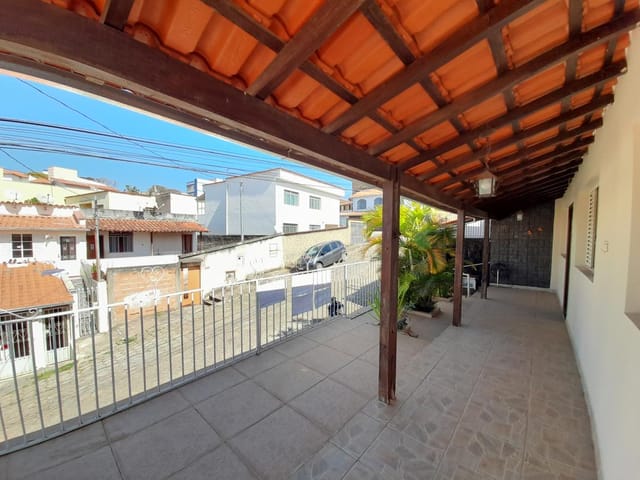 Foto do Casa - Casa com 3 dormitórios para locação , 160 m² por R$ 2.200,00 - Vila Nilton Teixeira - Lavras/MG | Seu Lugar - Imobiliária Descomplicada