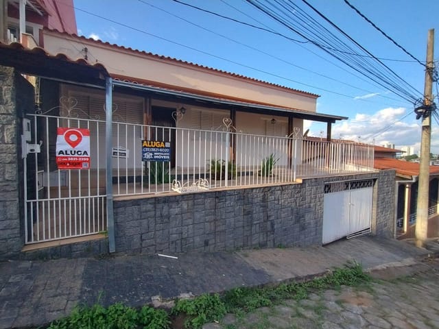 Foto do Casa - Casa com 3 dormitórios para locação , 160 m² por R$ 2.200,00 - Vila Nilton Teixeira - Lavras/MG | Seu Lugar - Imobiliária Descomplicada