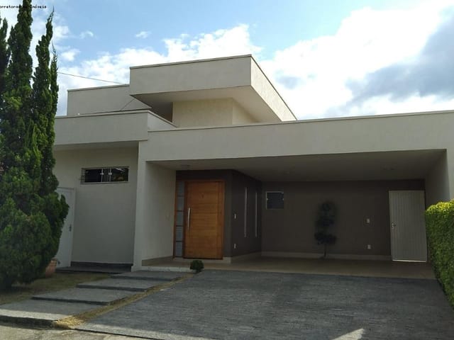 Casa com 360m² 3 quartos e 4 banheiros, à venda, no bairro Jardim dos Estados em Taubaté