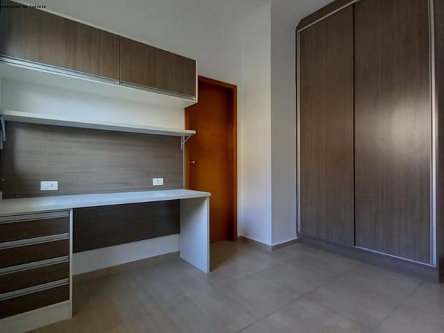 Casa com 360m² 3 quartos e 4 banheiros, à venda, no bairro Jardim dos Estados em Taubaté