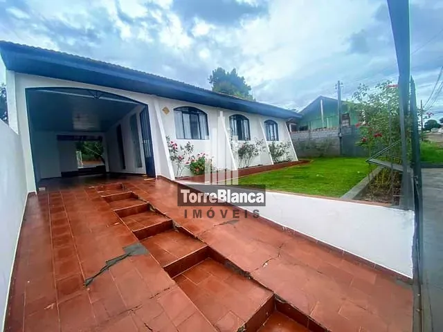 Casa com 735m² 4 quartos e 1 banheiro, à venda, no bairro Uvaranas em Ponta Grossa