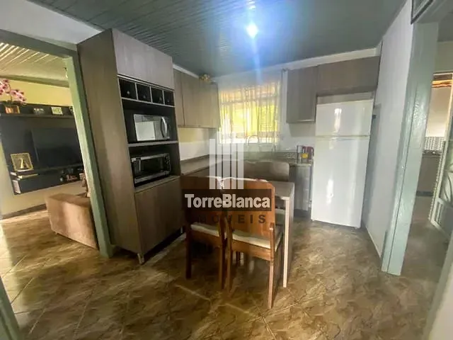 Casa com 735m² 4 quartos e 1 banheiro, à venda, no bairro Uvaranas em Ponta Grossa