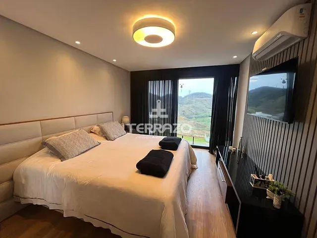 Casa com 340m² 4 quartos e 2 banheiros, à venda, no bairro ALPHAVILLE em Volta Redonda
