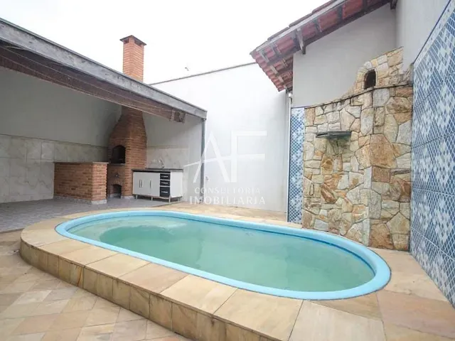 Casa com 131m² 2 quartos e 1 banheiro, à venda, no bairro Piracangaguá em Taubaté