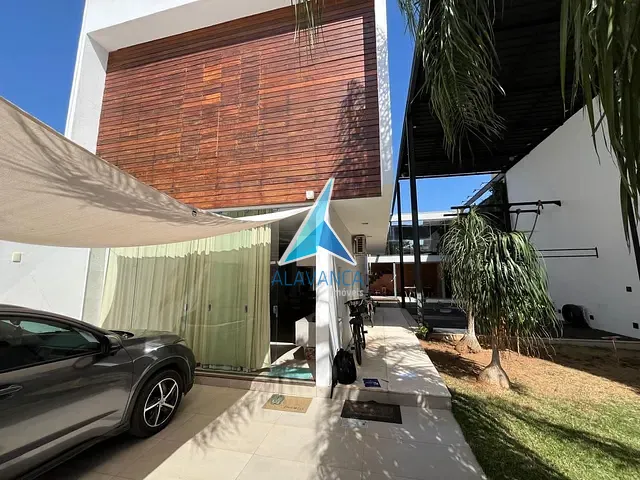 Casa com 300m² 3 quartos e 4 banheiros, à venda ou para alugar, no bairro Morada do Vale III em Governador Valadares