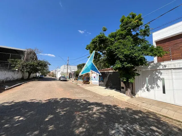 Casa com 300m² 3 quartos e 4 banheiros, à venda ou para alugar, no bairro Morada do Vale III em Governador Valadares