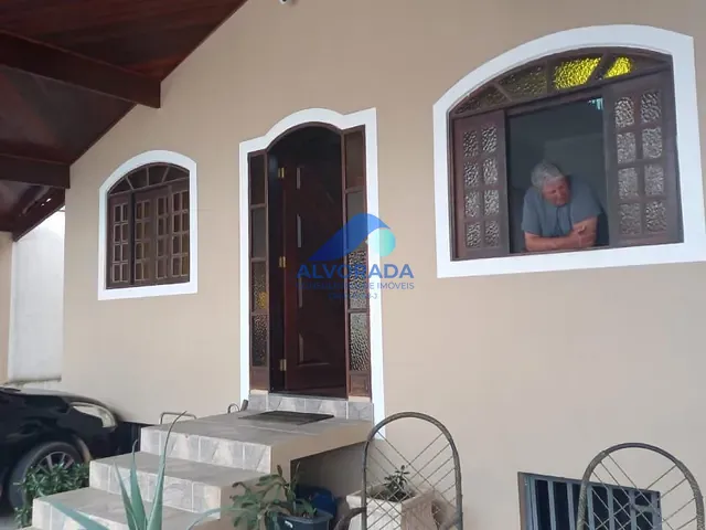 Casa 4 quartos e 2 banheiros, à venda, no bairro Jardim Torrão de Ouro em São José dos Campos
