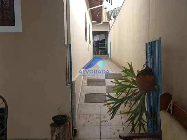 Casa 4 quartos e 2 banheiros, à venda, no bairro Jardim Torrão de Ouro em São José dos Campos