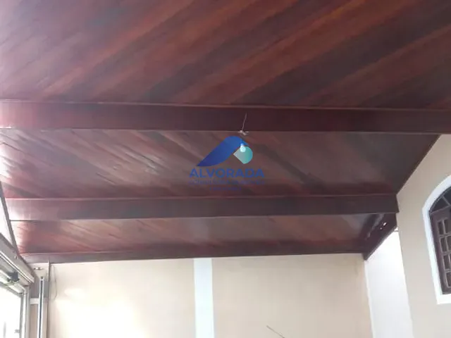 Casa 4 quartos e 2 banheiros, à venda, no bairro Jardim Torrão de Ouro em São José dos Campos