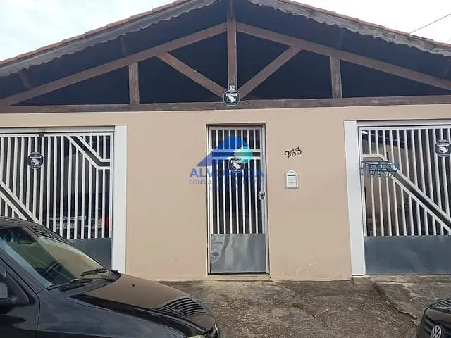 Casa 4 quartos e 2 banheiros, à venda, no bairro Jardim Torrão de Ouro em São José dos Campos