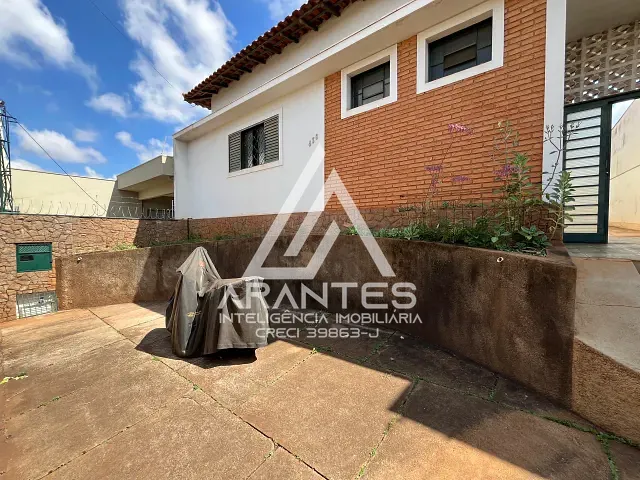 Casa 4 quartos e 3 banheiros, à venda, no bairro Centro em Barretos