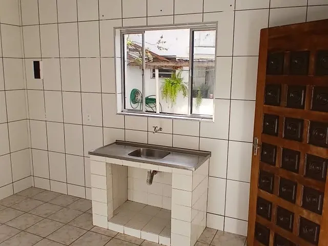 Casa 1 quarto e 1 banheiro, para alugar, no bairro Parque Capuava em Santo André
