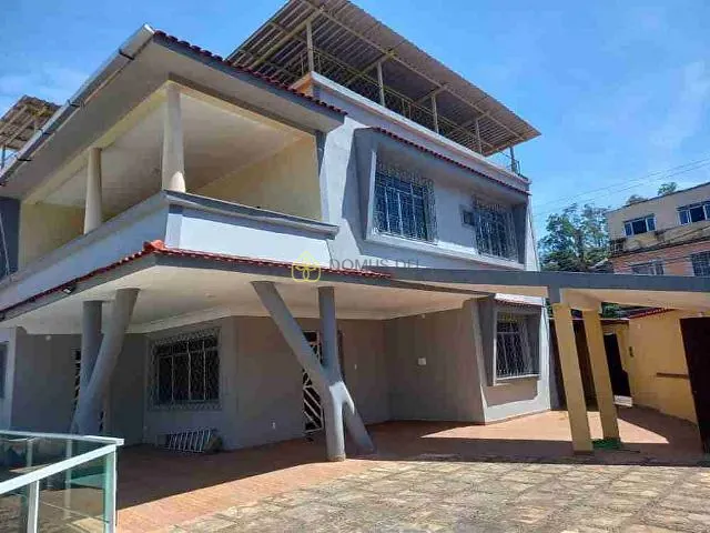 Casa com 450m² 6 quartos e 2 banheiros, à venda, no bairro Ano Bom em Barra Mansa