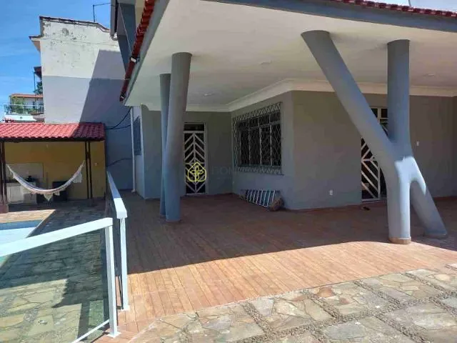 Casa com 450m² 6 quartos e 2 banheiros, à venda, no bairro Ano Bom em Barra Mansa