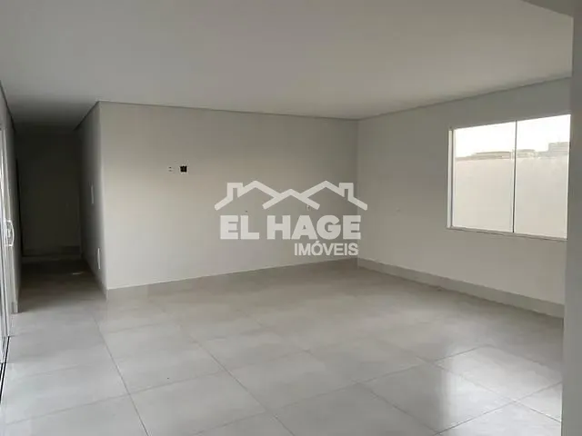Casa com 475m² 3 quartos e 4 banheiros, à venda, no bairro Jardim Itália em Cuiabá