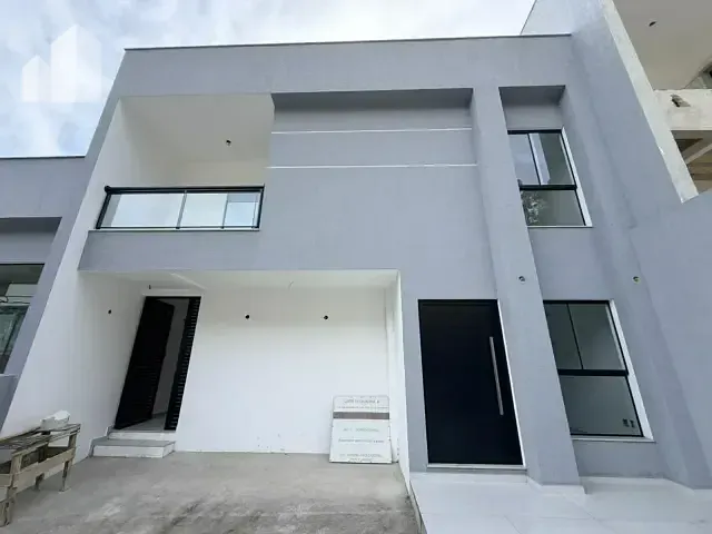 Casa com 300m² 3 quartos e 2 banheiros, à venda, no bairro da Luz em Nova Iguaçu