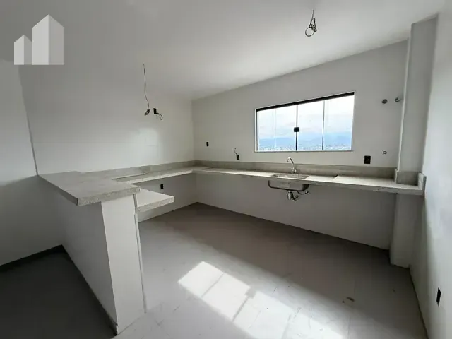 Casa com 300m² 3 quartos e 2 banheiros, à venda, no bairro da Luz em Nova Iguaçu