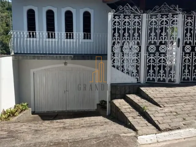 Casa com 250m² 3 quartos e 4 banheiros, à venda ou para alugar, no bairro Jardim Panorama em Ribeirão Pires