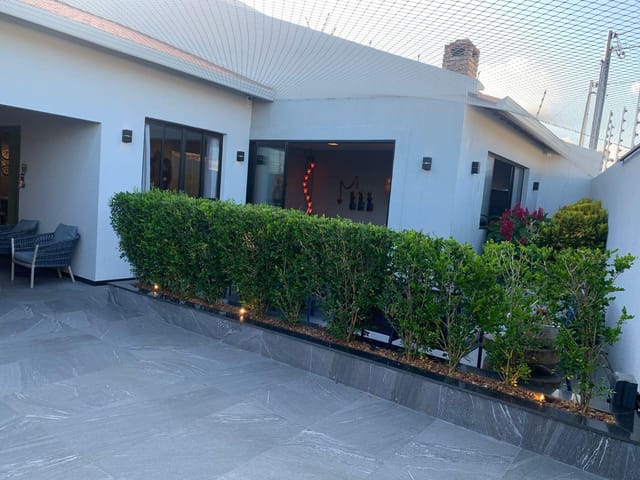 Casa com 368m² 3 quartos e 4 banheiros, à venda, no bairro Aeroporto em Aracaju