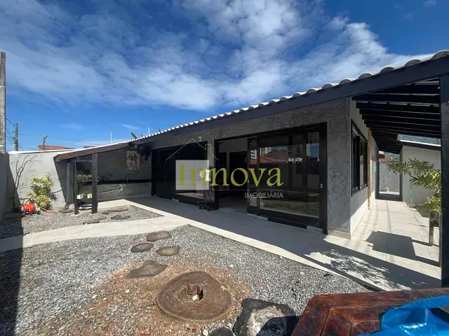 Casa com 300m² 3 quartos e 5 banheiros, à venda, no bairro Indaiá em Caraguatatuba