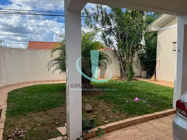 Casa com 325m² 3 quartos e 2 banheiros, à venda, no bairro JARDIM PAULISTANO (VILA XAVIER) em ARARAQUARA
