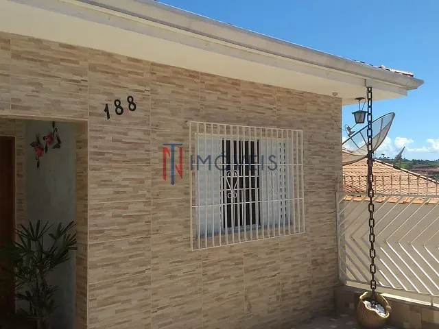 Casa com 250m² 3 quartos e 3 banheiros, à venda, no bairro Centro em Bom Jesus dos Perdões