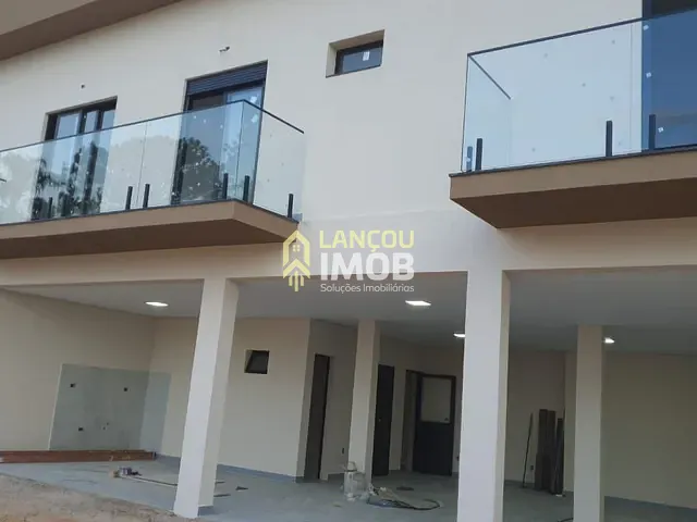 Casa com 320m² 3 quartos e 3 banheiros, à venda, no bairro Loteamento Villaggio di San Francisco em Jundiaí