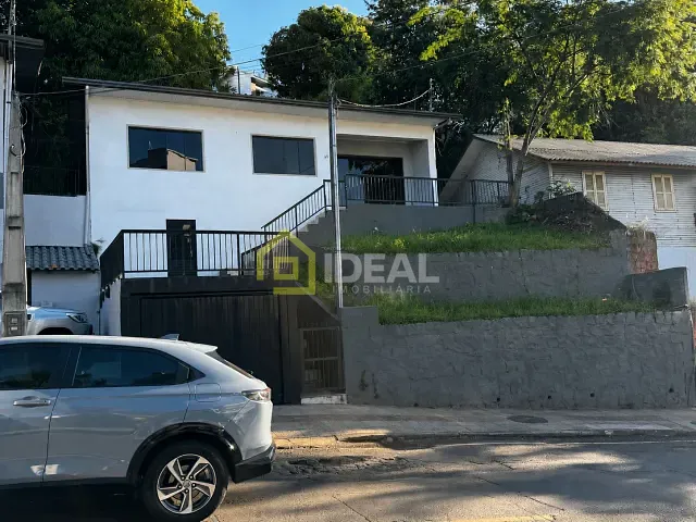 Casa com 125m² 4 quartos e 2 banheiros, à venda, no bairro Centro em Concórdia
