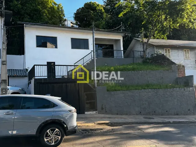 Casa com 125m² 4 quartos e 2 banheiros, à venda, no bairro Centro em Concórdia