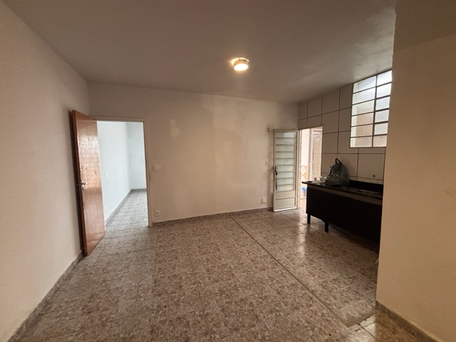 Casa com 200m² 3 quartos e 2 banheiros, para alugar, no bairro Vila Maria Luiza em Jundiaí