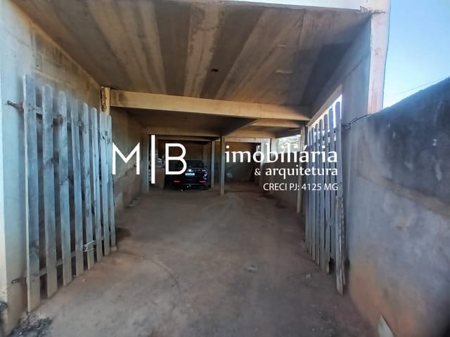 Casa à venda, no bairro THOME em CATAGUASES