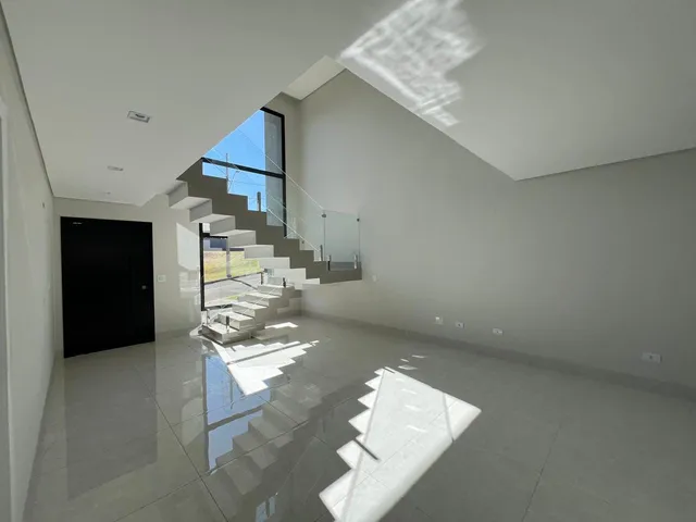Casa com 10m² 3 quartos e 5 banheiros, à venda, no bairro Olímpico em Londrina