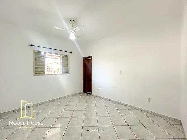 Casa 3 quartos e 2 banheiros, à venda, no bairro Jardim Santo Antônio em Valinhos