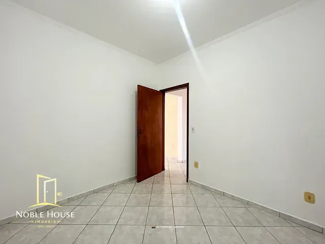 Casa 3 quartos e 2 banheiros, à venda, no bairro Jardim Santo Antônio em Valinhos