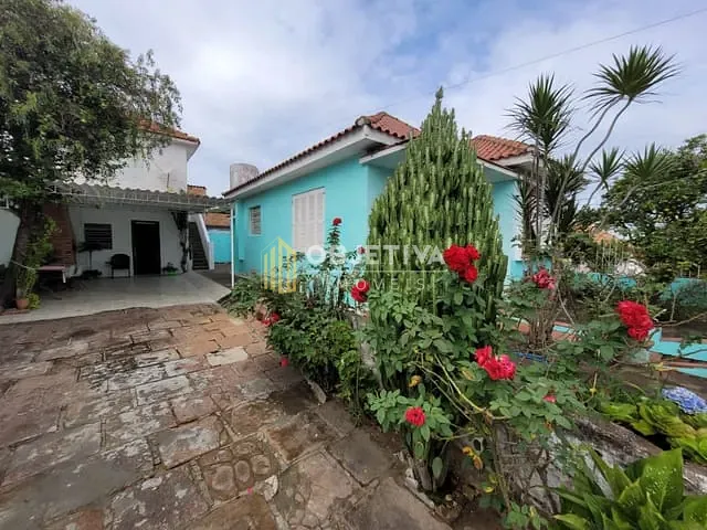 Casa com 330m² 3 quartos e 1 banheiro, à venda, no bairro Medianeira em Porto Alegre