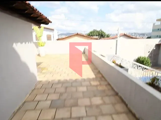 Casa 4 quartos e 2 banheiros, à venda, no bairro Caiçaras em Belo Horizonte